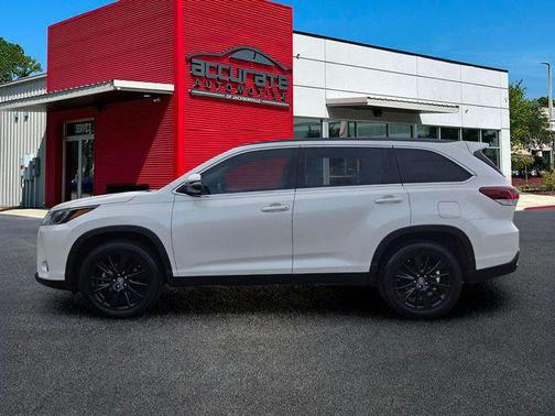 Blizzard Pearl 2019 Toyota Highlander SE
