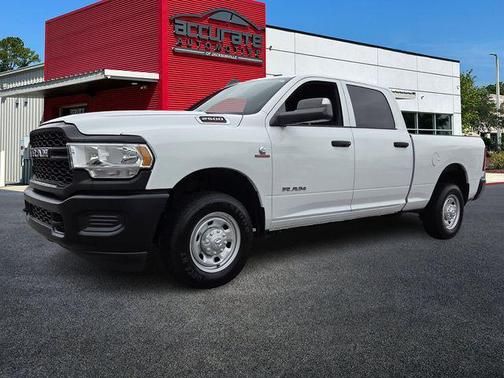 2022 RAM 2500 Tradesman Crew Cab 4x2 6'4' Box