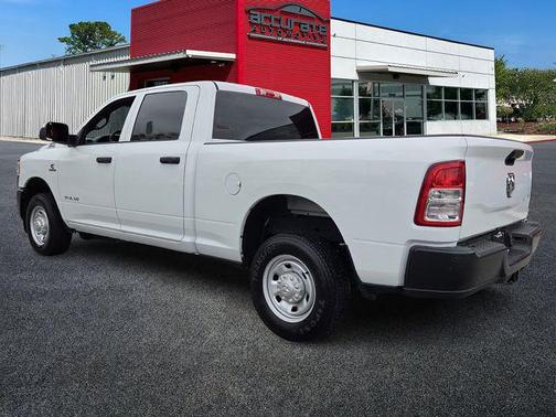 2022 RAM 2500 Tradesman Crew Cab 4x2 6'4' Box