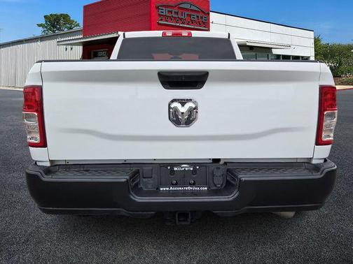 2022 RAM 2500 Tradesman Crew Cab 4x2 6'4' Box