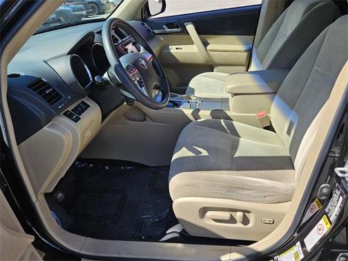 2013 Toyota Highlander SE