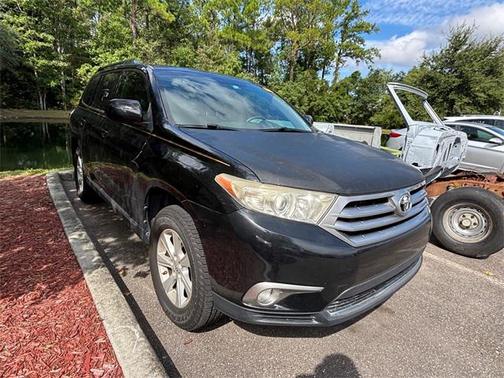 2013 Toyota Highlander SE