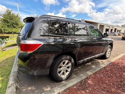 2013 Toyota Highlander SE