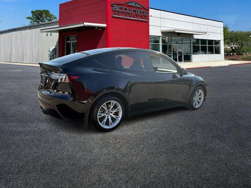 2024 Tesla Model Y Long Range Dual Motor All-Wheel Drive