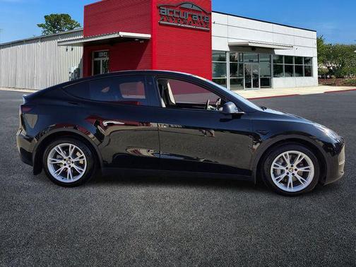 2024 Tesla Model Y Long Range Dual Motor All-Wheel Drive