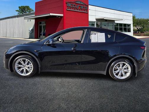 2024 Tesla Model Y Long Range Dual Motor All-Wheel Drive