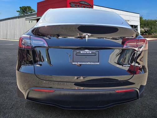 2024 Tesla Model Y Long Range Dual Motor All-Wheel Drive