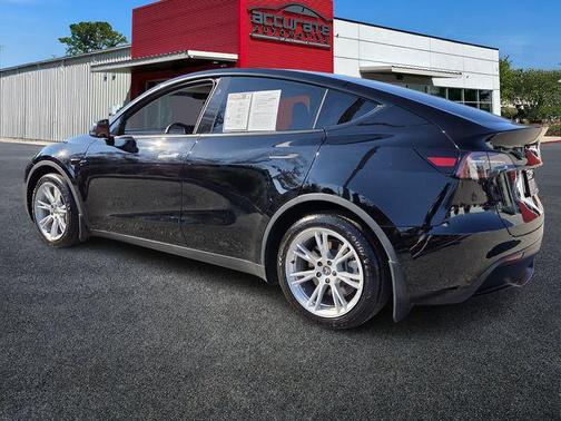 2024 Tesla Model Y Long Range Dual Motor All-Wheel Drive