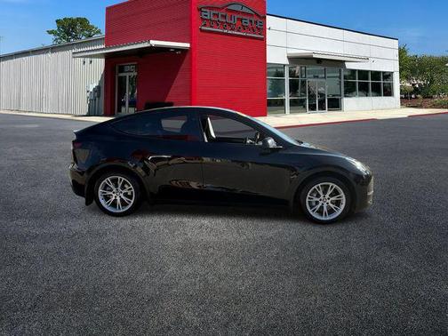 2024 Tesla Model Y Long Range Dual Motor All-Wheel Drive