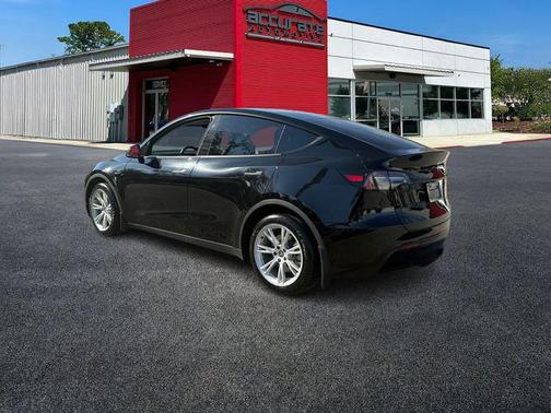 2024 Tesla Model Y Long Range Dual Motor All-Wheel Drive