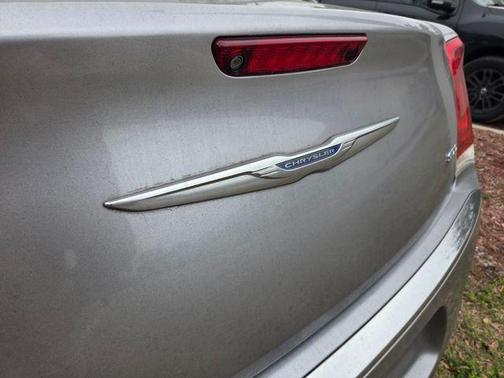 2018 Chrysler 300 Limited