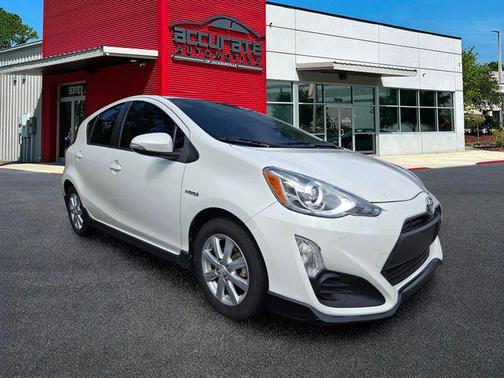 Moonglow 2017 Toyota Prius c Three