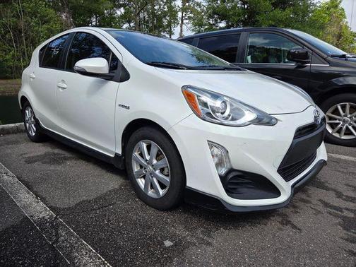 Moonglow 2017 Toyota Prius c Three