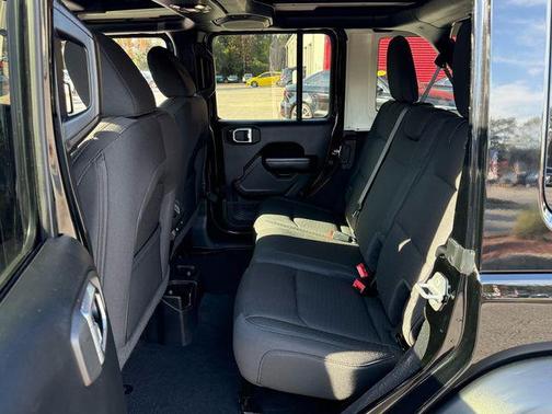 2020 Jeep Wrangler Unlimited Willys 4X4