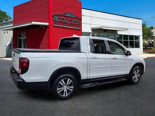 White Diamond Pearl 2017 Honda Ridgeline RTL-E