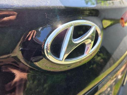 Abyss Black Pearl 2023 Hyundai KONA SEL