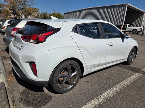 2020 Hyundai Veloster 2