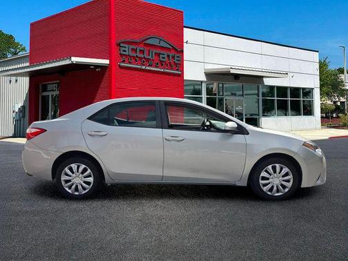 Classic Silver Metallic 2014 Toyota Corolla LE