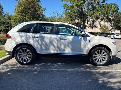 2015 Lincoln MKX Base
