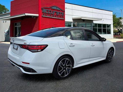 Aspen White/Super Black 2025 Nissan Sentra SR