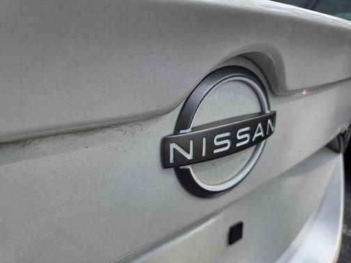 Aspen White/Super Black 2025 Nissan Sentra SR