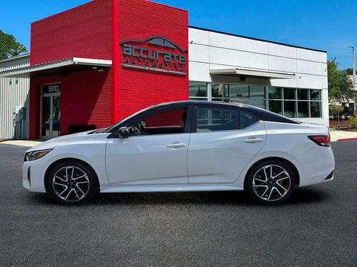 Aspen White/Super Black 2025 Nissan Sentra SR