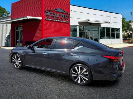 Storm Blue Metallic 2020 Nissan Altima Platinum FWD