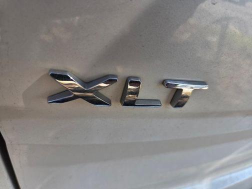 White Platinum Clearcoat Metallic 2015 Ford Explorer XLT