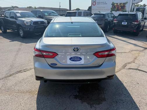 2018 Toyota Camry Hybrid LE