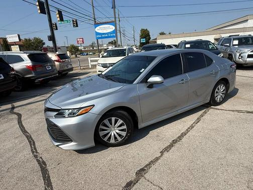 2018 Toyota Camry Hybrid LE