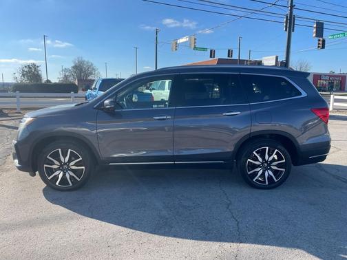 2019 Honda Pilot Touring 8-Passenger