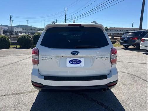 Crystal White Pearl 2016 Subaru Forester 2.5i Limited