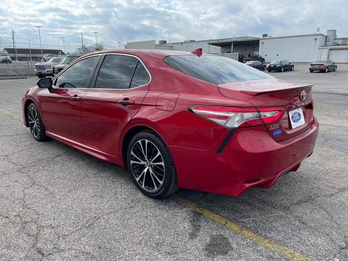 2019 Toyota Camry LE