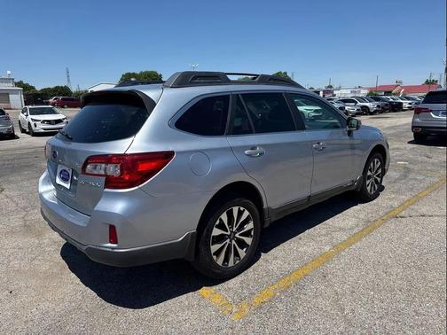Ice Silver Metallic 2015 Subaru Outback 2.5i Limited