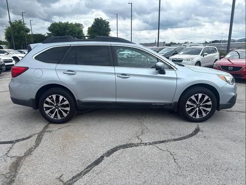 Ice Silver Metallic 2015 Subaru Outback 2.5i Limited