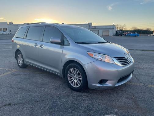 2015 Toyota Sienna XLE