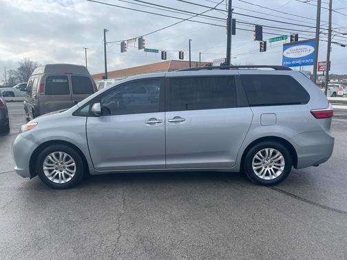 2015 Toyota Sienna XLE