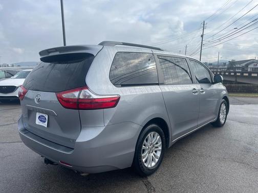2015 Toyota Sienna XLE