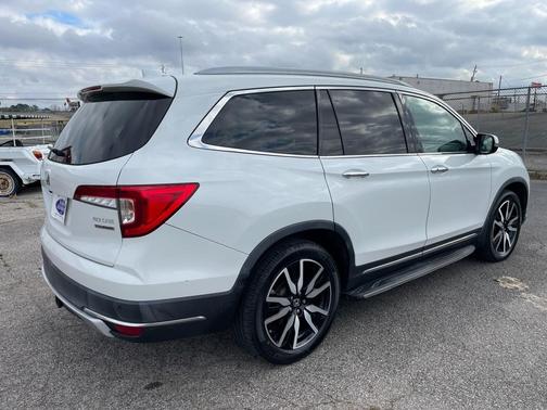 2021 Honda Pilot Touring 8-Passenger