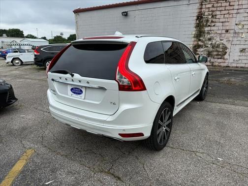 2015 Volvo XC60 T6 Platinum