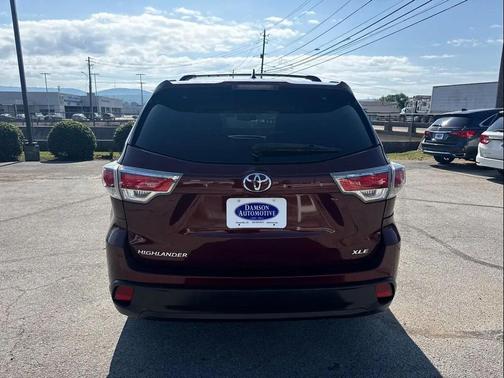Ooh La La Rouge Mica 2016 Toyota Highlander XLE