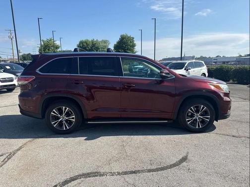 Ooh La La Rouge Mica 2016 Toyota Highlander XLE