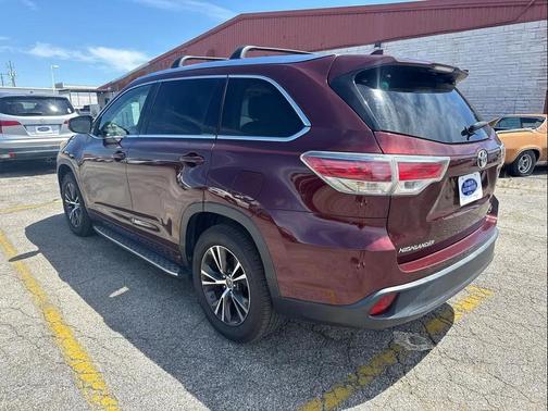 Ooh La La Rouge Mica 2016 Toyota Highlander XLE