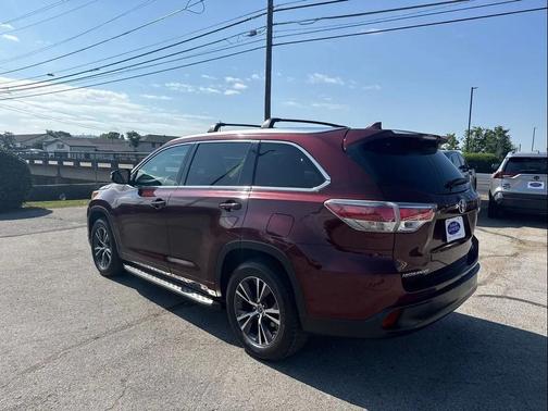 Ooh La La Rouge Mica 2016 Toyota Highlander XLE