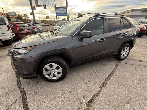 2019 Toyota RAV4 LE