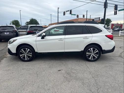 Crystal White Pearl 2019 Subaru Outback 2.5i Limited