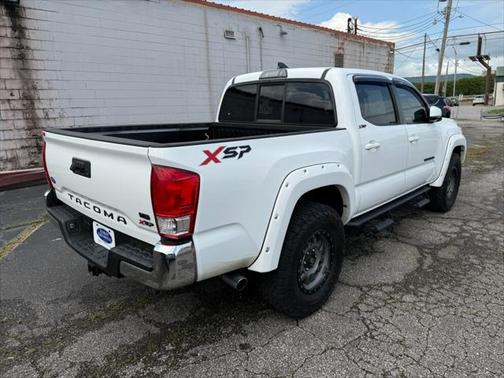2017 Toyota Tacoma SR5