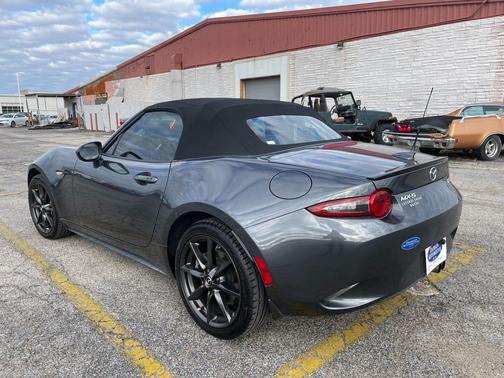 2016 Mazda MX-5 Miata Club