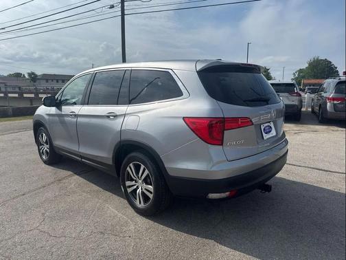 Lunar Silver Metallic 2017 Honda Pilot EX-L