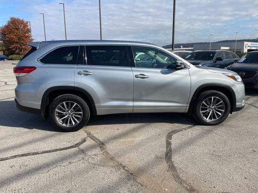 2018 Toyota Highlander SE